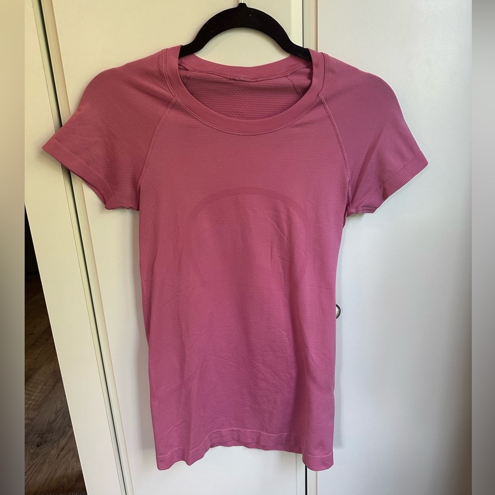 Lululemon swiftly tech short sleeve